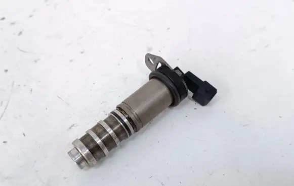 BMW X5M E70 Camshaft vanos timing valve 13151214 7585776