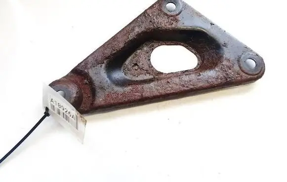 Opel Zafira A Engine mounting bracket 