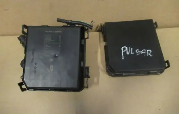 Nissan Pulsar Fuse box set