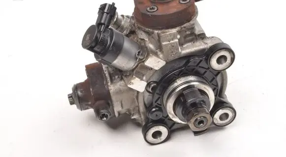 Volvo V40 Fuel injection high pressure pump 31372081