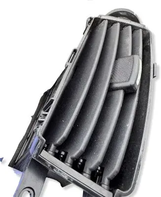 Hyundai i30 Dash center air vent grill 974202L000