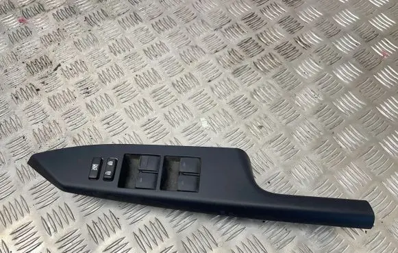 Lexus CT 200H Electric window control switch 7423176020 515220