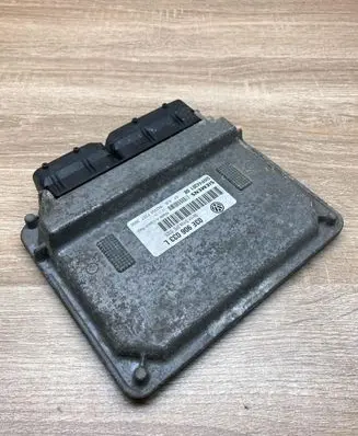 Volkswagen Polo Engine control unit/module ECU 03E906033L 5WP4430108
