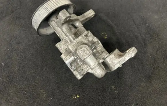 BMW X5 E70 Power steering pump 679646203 00244