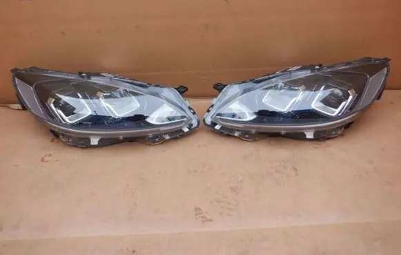 Ford Kuga III Headlights/headlamps set 13W030