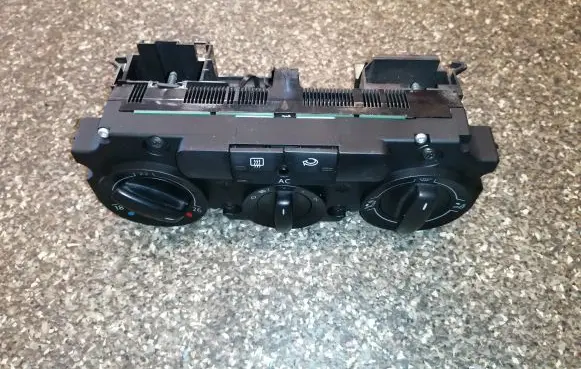 Volkswagen Tiguan Climate control unit 5M2820045A