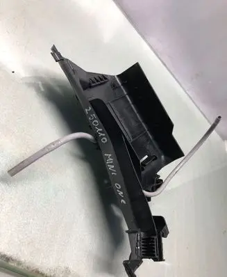 Mini One - Cooper F56 F55 Radiator mount bracket 9332509