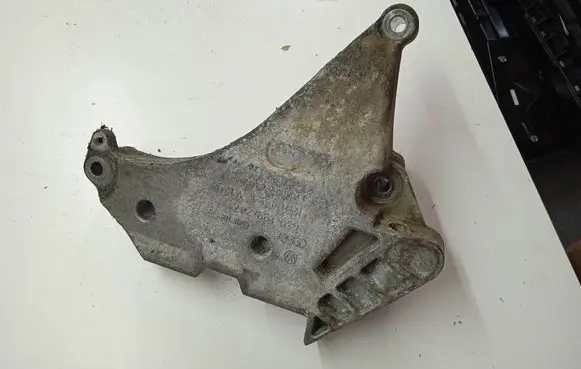 Volkswagen Touran II Engine mounting bracket 03L199207