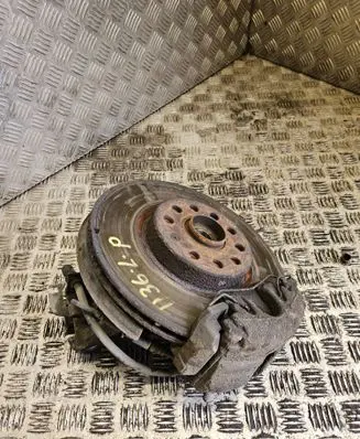 Front wheel hub