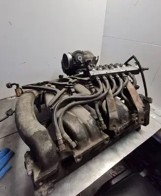Volkswagen Transporter - Caravelle T4 Intake manifold 021133223