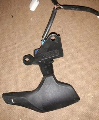 Toyota Avensis T270 Steering wheel buttons/switches 189601L