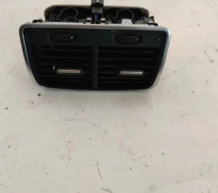 Rear air vent grill