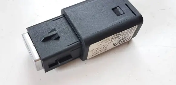 Peugeot 2008 II USB socket connector 9831377180 98313506DX
