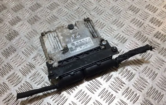 Volkswagen PASSAT B6 Engine control unit/module 03G906021LR 0281013260
