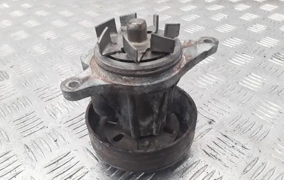 Peugeot 607 Water pump 4U3Q8509AB