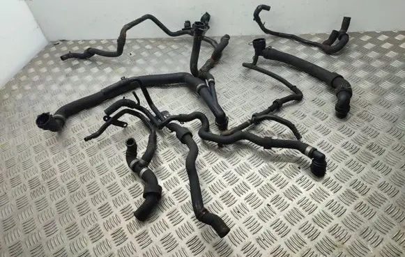 Skoda Octavia Mk3 (5E) Engine coolant pipe/hose