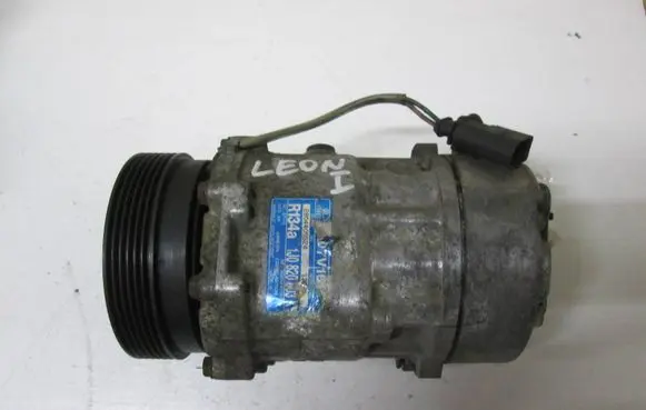 Volkswagen Golf IV Air conditioning (A/C) compressor (pump) 1J0820803K