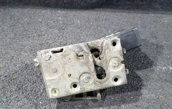 Peugeot 405 Rear door lock