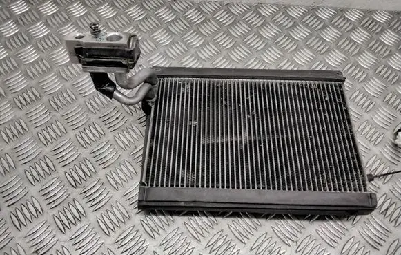Air conditioning (A/C) radiator (interior)