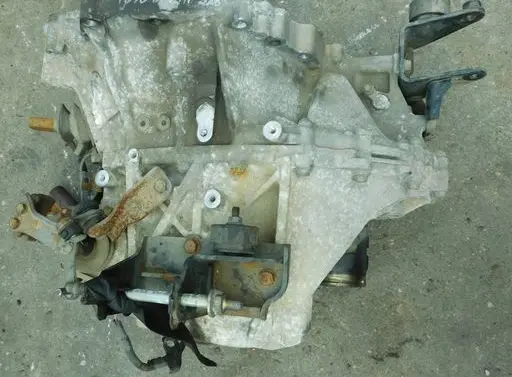 Toyota Corolla Verso AR10 Manual 6 speed gearbox EA63