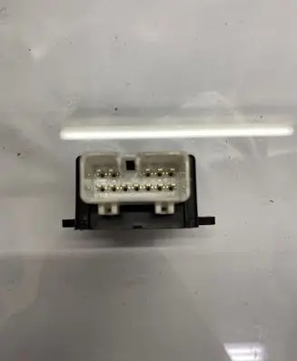 Hyundai i40 Seat heating relay 881963Z000