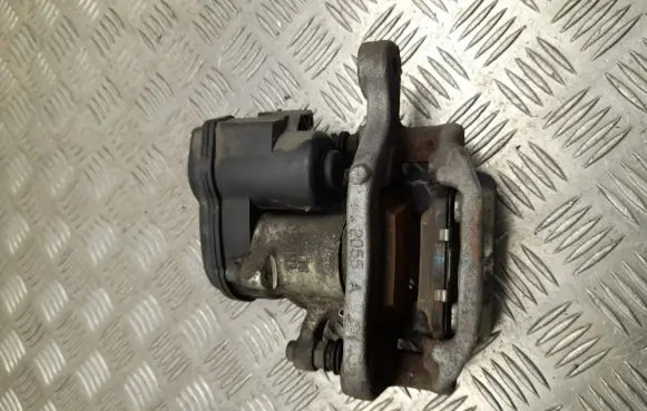 Nissan Leaf II (ZE1) Rear brake caliper 440105SA0A
