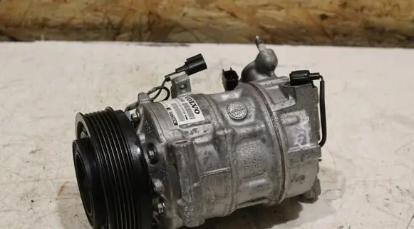 Volvo V40 Air conditioning (A/C) compressor (pump) 31348965