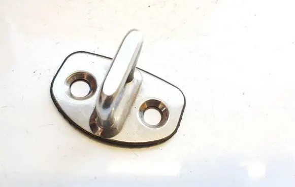 Skoda Octavia Mk2 (1Z) Front door lock loop/hook striker 6y0837033c