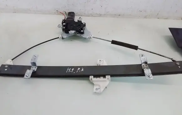 Hyundai H-100 Front door window regulator with motor