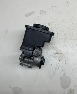 BMW 3 E46 Power steering pump 91208