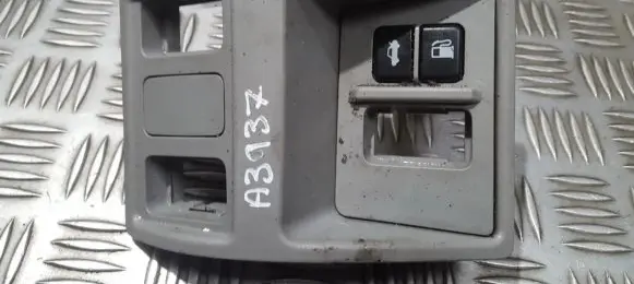 Lexus IS 220D-250-350 Fuel tank opening switch 554465302 55446-5302