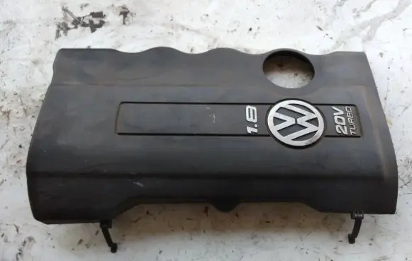 Volkswagen PASSAT B5 Engine cover (trim) 058103724g
