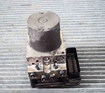 BMW 5 E60 E61 ABS Pump 67833606774679