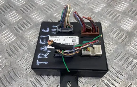 Renault Trafic III (X82) Central body control module 231A08052R 524454F04 2746862568