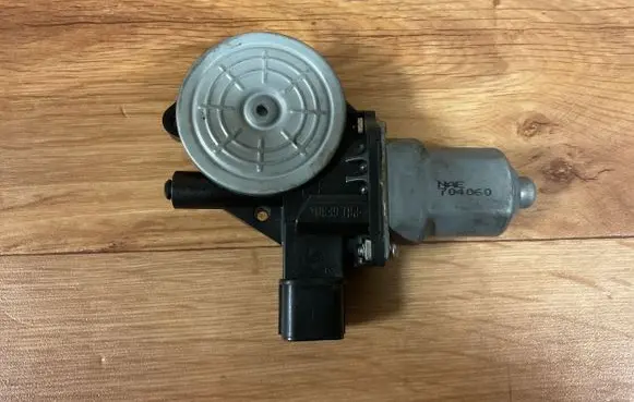 Honda Civic Front door window regulator motor 