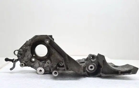 Skoda Superb B6 (3T) A/C compressor mount bracket 03L903143Q