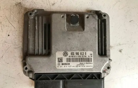 Skoda Fabia Mk2 (5J) Engine control unit/module 03G906013R