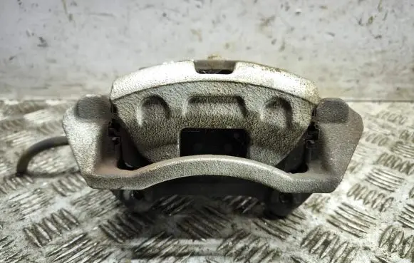 Hyundai Kona I Front brake caliper
