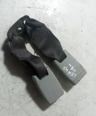 Lexus IS 220D-250-350 Rear seatbelt buckle
