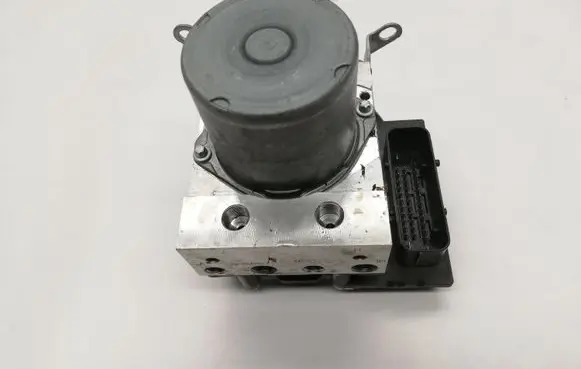 BMW X1 E84 ABS Pump 6795188