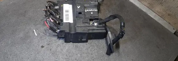 Opel Grandland X Battery relay fuse 9822465180