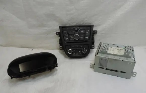 Opel Mokka Head unit multimedia control 95387525