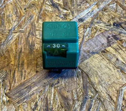 Mercedes-Benz E W124 Other relay 0015429619 30868587