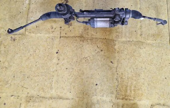 Volkswagen Golf V Steering rack 1K1909144F