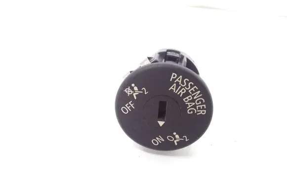 Passenger airbag on/off switch