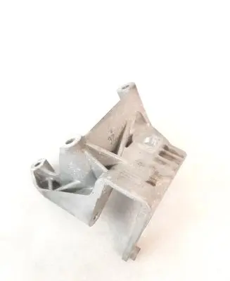 Volvo XC90 Engine mounting bracket 31430470