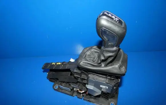 Volvo S90, V90 Gear shifter/selector 32240584 20190529170000 S1323B