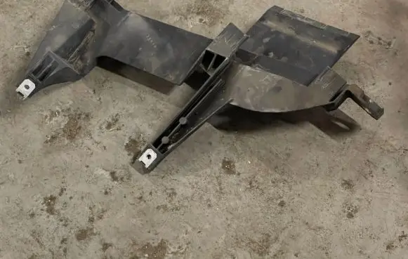 BMW X3 E83 Headlight/headlamp mounting bracket 1301073024