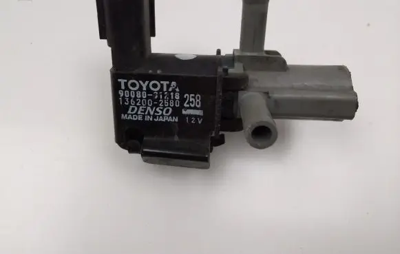 Toyota Corolla E120 E130 Turbo solenoid valve 9008091218