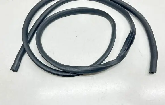 Nissan e-NV200 Front door rubber seal